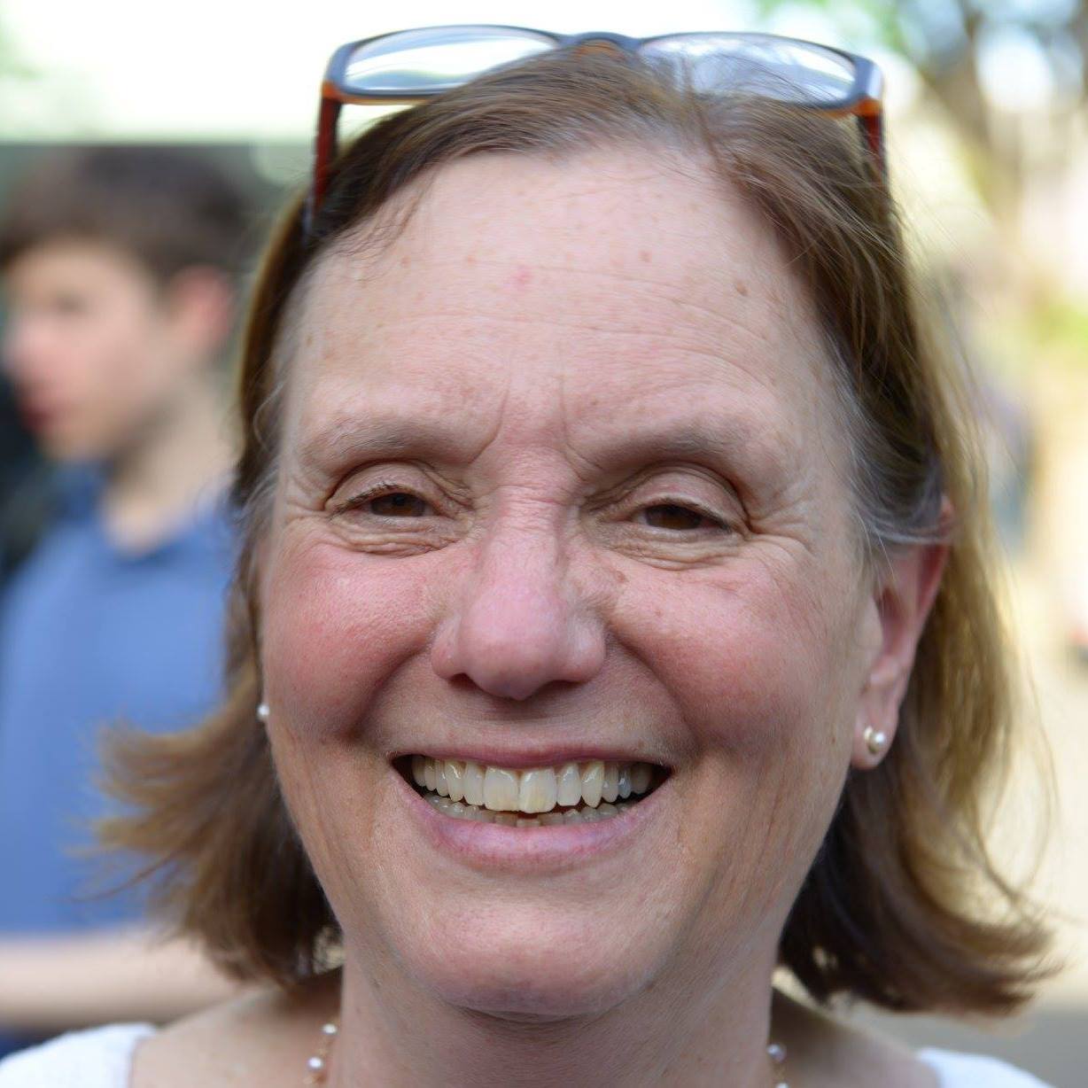 Lucy Vinis, Eugene Mayor